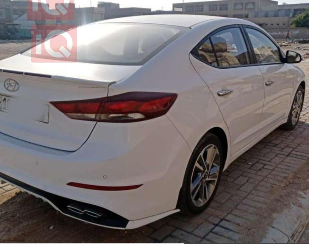 هیۆندای ئەلەنترا